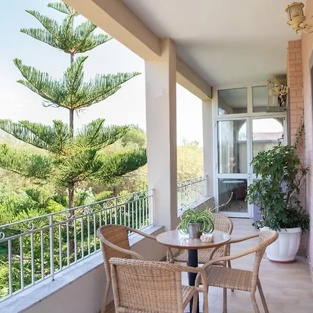 Anatoli Family House Apartmán