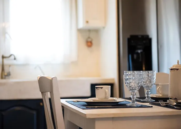 Anatoli Family House Apartment Kanálion
