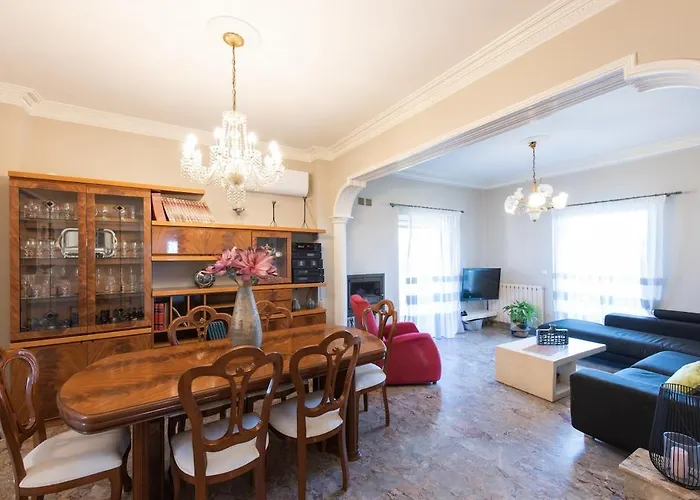 Anatoli Family House Apartment Kanálion