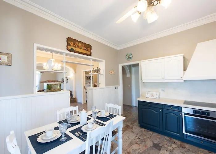 Anatoli Family House Kanálion