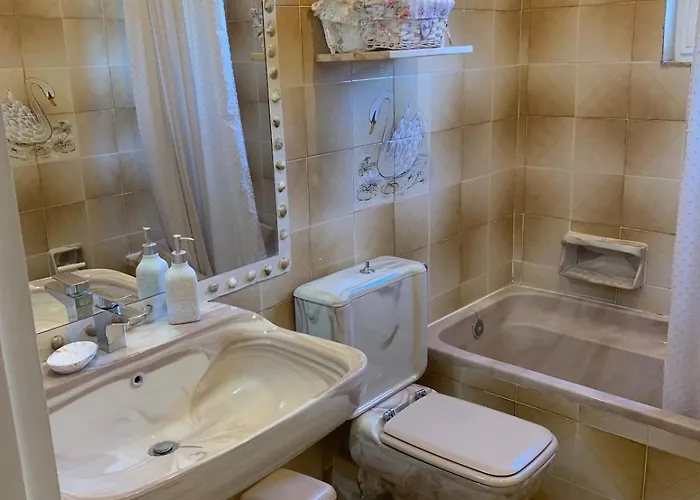 Anatoli Family House Apartment